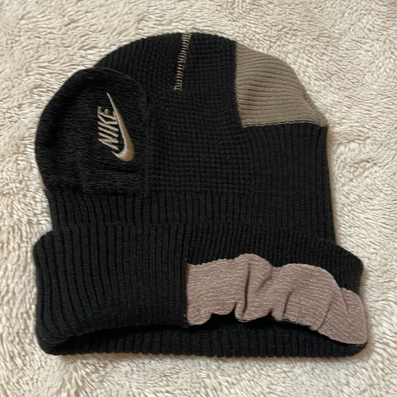 Nike Other - Nike Utility patch Beanie